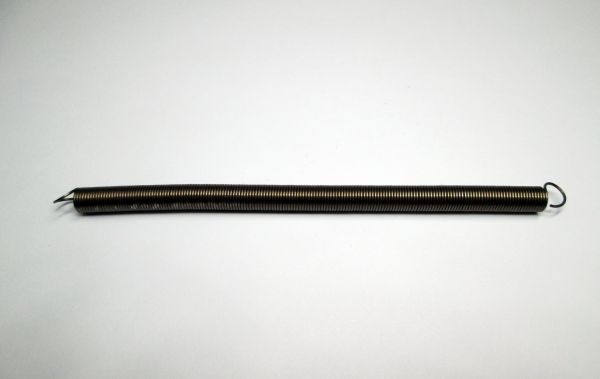 Пружина розтягування р0,6х5,9х118,2.106,4-177.0,6
